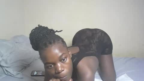 Snapshot of cherrye_bonny2 chatting on 06-19-26, 11:25 Cherry online show from 06-19-26, 11:25