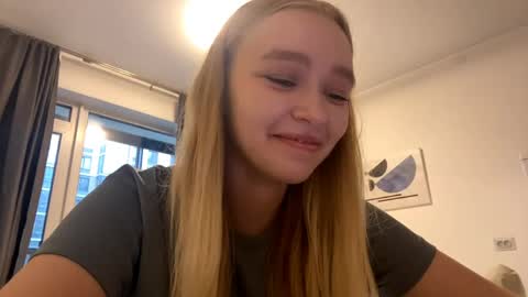 Lei online show from 04-25-26, 03:42