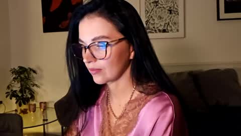 Snapshot of cherryluxe_ chatting on 06-08-26, 07:58 Kira online show from 06-08-26, 07:58