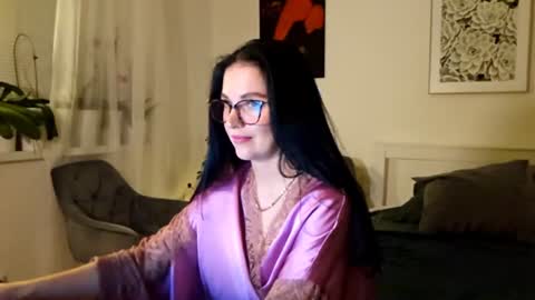 Snapshot of cherryluxe_ chatting on 06-10-26, 08:41 Kira online show from 06-10-26, 08:41