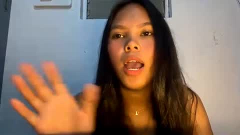 Bella online show from 05-29-26, 02:42