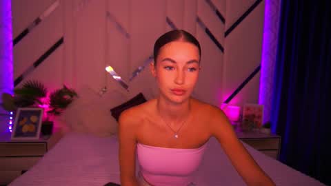 Snapshot of cherryylulu chatting on 09-18-25, 06:48 cherryylulu online show from 09-18-25, 06:48
