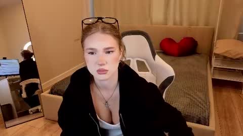 Snapshot of cherryyy_bliss chatting on 07-20-26, 12:58 Cherryyy Bliss online show from 07-20-26, 12:58