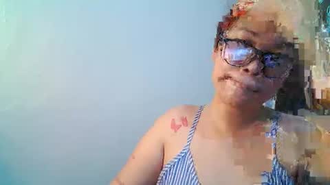 Snapshot of chesca_sweetie chatting on 01-18-26, 01:59 chesca online show from 01-18-26, 01:59