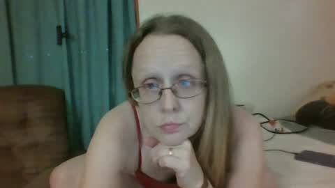 Snapshot of chevybear69 chatting on 06-12-26, 12:20 Jade and Thomas online show from 06-12-26, 12:20