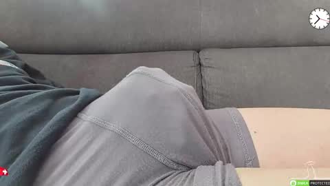 Snapshot of chezmonsieur_g chatting on 03-15-26, 09:37 Grey online show from 03-15-26, 09:37