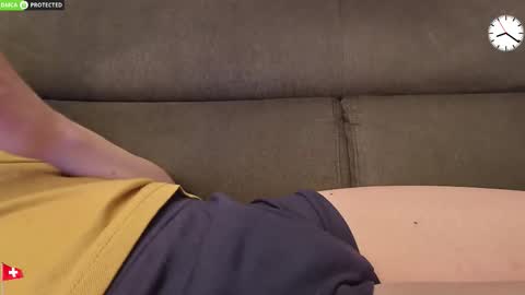 Snapshot of chezmonsieur_g chatting on 03-25-26, 07:20 Grey online show from 03-25-26, 07:20