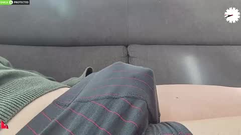 Snapshot of chezmonsieur_g chatting on 03-28-26, 07:41 Grey online show from 03-28-26, 07:41
