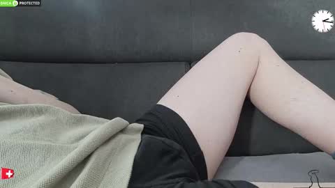 Snapshot of chezmonsieur_g chatting on 03-29-26, 12:16 Grey online show from 03-29-26, 12:16