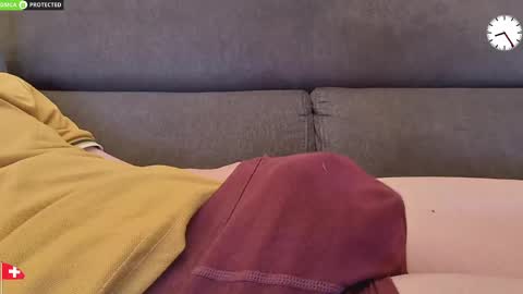 Snapshot of chezmonsieur_g chatting on 05-24-26, 06:24 Grey online show from 05-24-26, 06:24
