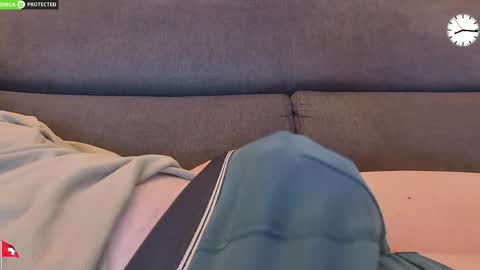Snapshot of chezmonsieur_g chatting on 05-26-26, 06:15 Grey online show from 05-26-26, 06:15
