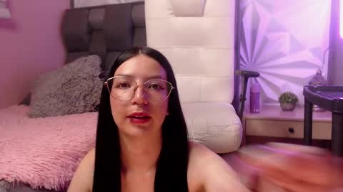 Snapshot of chiaraa_fiore chatting on 02-18-25, 11:19 Chiara online show from 02-18-25, 11:19
