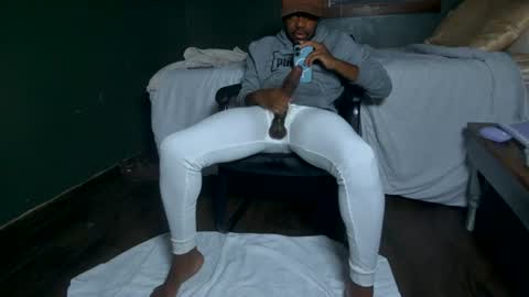 Que online show from 06-21-26, 02:14