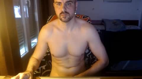 Snapshot of chicocam1983 chatting on 11-10-25, 04:39 chicocam1983 online show from 11-10-25, 04:39