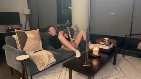 Snapshot of chiguy841 chatting on 03-01-25, 03:32 ChiGuy841 online show from 03-01-25, 03:32