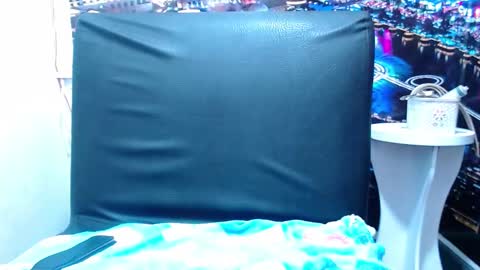 Snapshot of chiky_nastyy chatting on 01-09-25, 06:15 Chikys   online show from 01-09-25, 06:15
