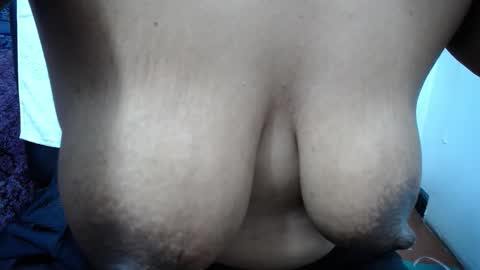 Chikys   online show from 11-22-25, 04:28