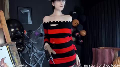 Snapshot of chilicheesebite chatting on 10-24-25, 04:03 Nina online show from 10-24-25, 04:03