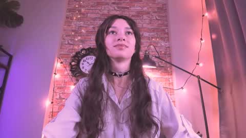 Snapshot of chill_girrrl chatting on 11-07-25, 12:16 Vivian online show from 11-07-25, 12:16