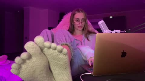 Snapshot of chillgoddess chatting on 12-24-24, 02:22 Goddess Vika - owner of all ur money online show from 12-24-24, 02:22