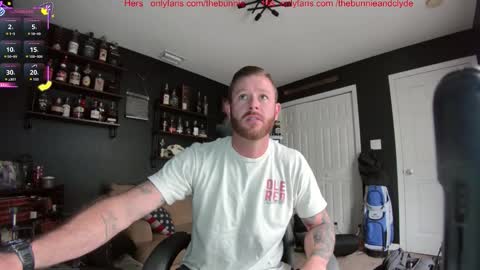 Snapshot of chillinthemosttt chatting on 10-28-25, 03:25 Chillinthemosttt online show from 10-28-25, 03:25