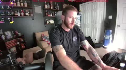 Snapshot of chillinthemosttt chatting on 10-29-25, 02:41 Chillinthemosttt online show from 10-29-25, 02:41