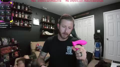 Snapshot of chillinthemosttt chatting on 11-03-25, 03:19 Chillinthemosttt online show from 11-03-25, 03:19