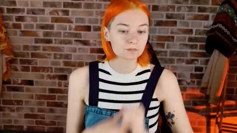 Snapshot of chillsnail_bro chatting on 10-13-25, 05:07 Bella online show from 10-13-25, 05:07