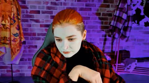 Snapshot of chillsnail_bro chatting on 10-20-25, 05:08 Bella online show from 10-20-25, 05:08