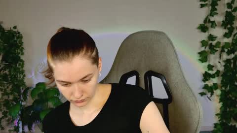 Bella online show from 04-18-26, 09:02