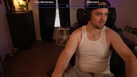 Snapshot of chillwithmatt chatting on 01-11-26, 05:29 ChillWithMatt online show from 01-11-26, 05:29