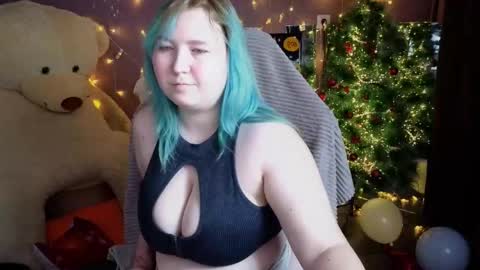 Snapshot of chimberwol chatting on 12-20-25, 05:53 Chim-Chim online show from 12-20-25, 05:53