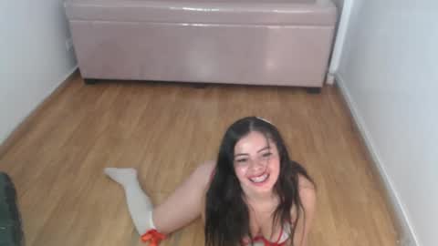 Kelly online show from 03-11-25, 01:37