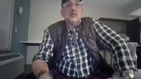 chippy70 online show from 02-17-26, 06:32