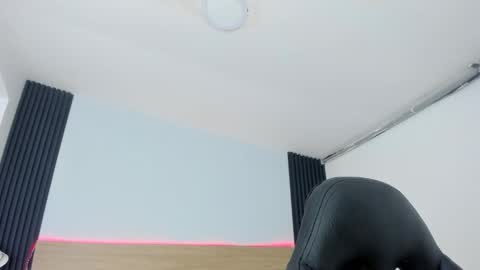 Chiqui online show from 11-15-25, 08:16