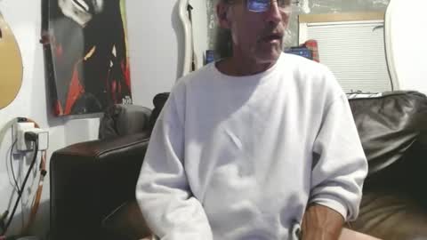 Snapshot of chitwnhustler chatting on 01-05-25, 06:46 SpunHung online show from 01-05-25, 06:46