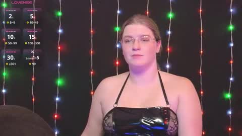 Snapshot of chjecouple chatting on 12-23-25, 02:20 chjecouple online show from 12-23-25, 02:20