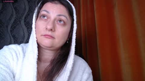 Snapshot of chloe29 chatting on 12-23-25, 01:47 Mira online show from 12-23-25, 01:47