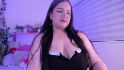 chloe online show from 11-11-25, 02:06