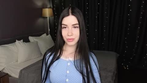 Chloe online show from 01-12-26, 12:16