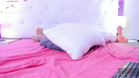 Chloe online show from 01-21-25, 05:51