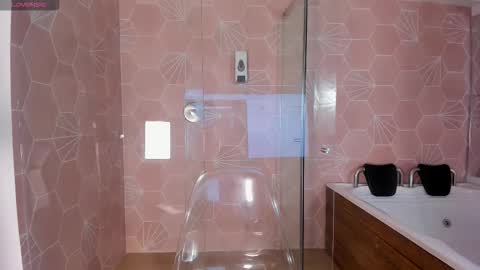 Chloe online show from 11-10-25, 11:42