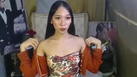 chloe_bilat online show from 11-25-25, 11:27