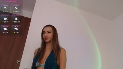 Snapshot of chloe_bitelly chatting on 04-23-26, 07:27 Chloe Bitelly online show from 04-23-26, 07:27