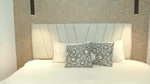 Abby 19 years online show from 01-08-25, 09:34