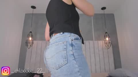 Chloe online show from 02-11-25, 11:32