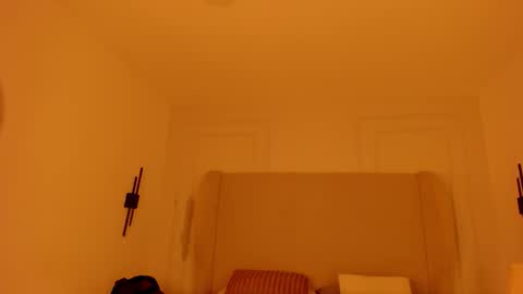 Chloe online show from 12-17-25, 12:11