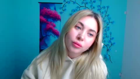 Chloe online show from 11-22-25, 12:15
