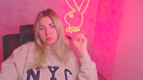 Chloe online show from 11-24-25, 06:46