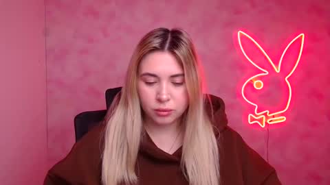 Chloe online show from 12-01-25, 06:29